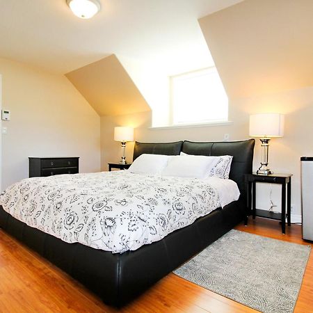 Spacious Two Bedrooms With Two Bathrooms Central Richmond 15Min To Yvr Airport Exterior photo