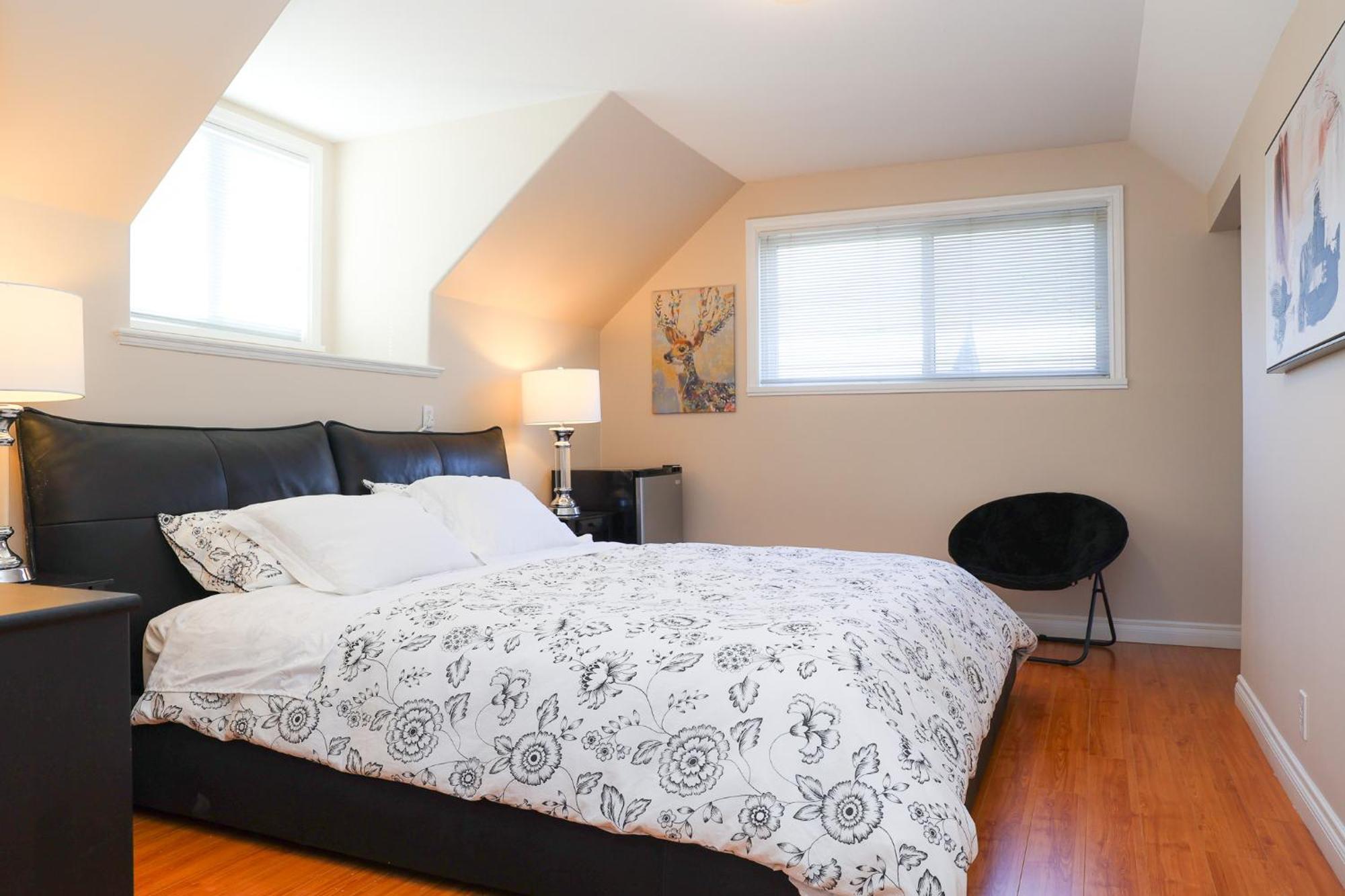 Spacious Two Bedrooms With Two Bathrooms Central Richmond 15Min To Yvr Airport Exterior photo